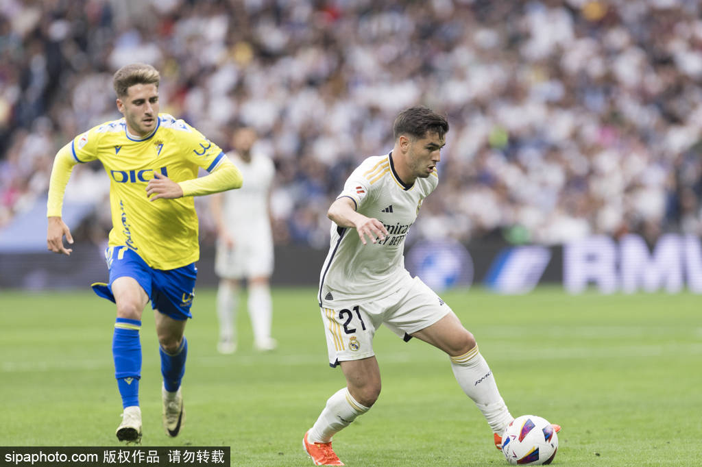 门是他的摇 门是他的摇